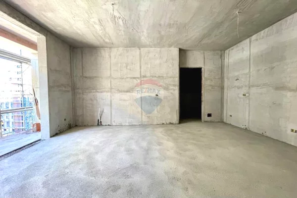 Appartamento in vendita a Tirana 2+1, Vuoto