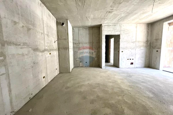 Appartamento in vendita a Tirana 2+1, Vuoto