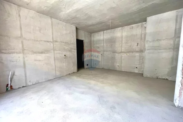 Appartamento in vendita a Tirana 2+1, Vuoto