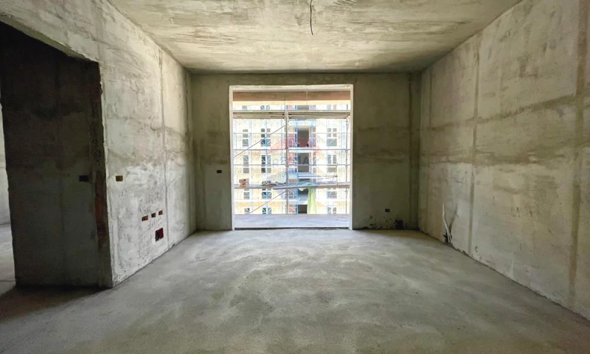 Appartamento in vendita a Tirana 2+1, Vuoto