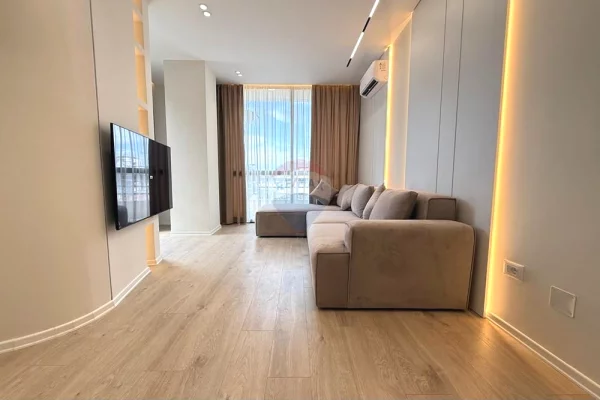 Shtepi ne shitje Apartament ne Tirane, 2+1, Mobilimi E mobiluar, Pagesa 242,000  Euro.