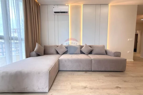 Shtepi ne shitje Apartament ne Tirane, 2+1, Mobilimi E mobiluar, Pagesa 242,000  Euro.