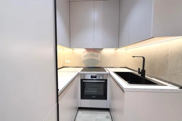 Shtepi ne shitje Apartament ne Tirane, 2+1, Mobilimi E mobiluar, Pagesa 242,000  Euro.