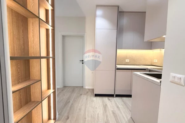Shtepi ne shitje Apartament ne Tirane, 2+1, Mobilimi E mobiluar, Pagesa 242,000  Euro.