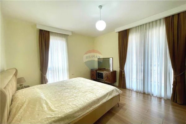 Appartamento in affitto a Tirana 2+1, Arredato