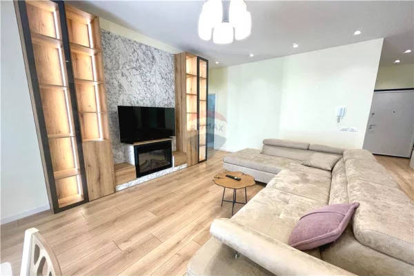 Appartamento in affitto a Tirana 2+1, Arredato