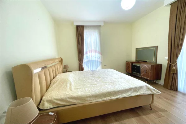 Appartamento in affitto a Tirana 2+1, Arredato