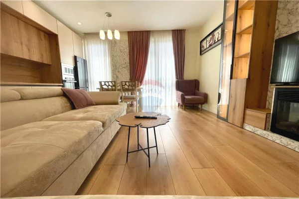 Appartamento in affitto a Tirana 2+1, Arredato