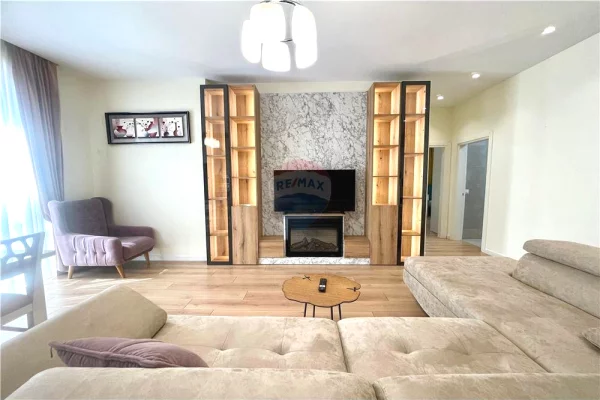 Appartamento in affitto a Tirana 2+1, Arredato