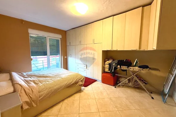 Shtepi ne shitje Apartament ne Tirane, 1+1, Mobilimi E mobiluar, Pagesa 165,000  Euro.