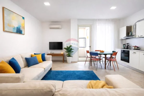 Shtepi ne shitje Apartament ne Tirane, 2+1, Mobilimi E mobiluar, Pagesa 300,000  Euro.