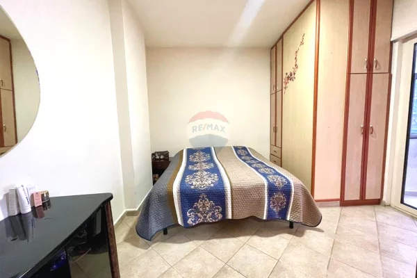 Shtepi ne shitje Apartament ne Tirane, 2+1, Mobilimi E mobiluar, Pagesa 300,000  Euro.