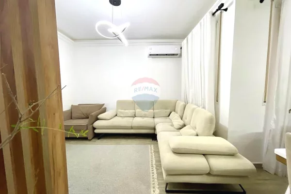 Shtepi ne shitje Apartament ne Tirane, 1+1, Mobilimi E mobiluar, Pagesa 140,000  Euro.
