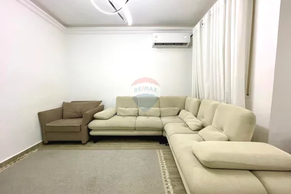 Shtepi ne shitje Apartament ne Tirane, 1+1, Mobilimi E mobiluar, Pagesa 140,000  Euro.