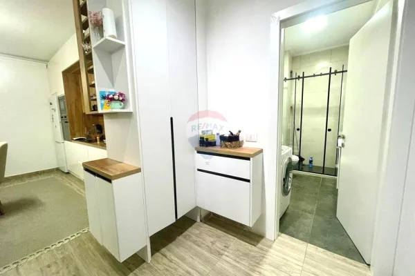 Shtepi ne shitje Apartament ne Tirane, 1+1, Mobilimi E mobiluar, Pagesa 140,000  Euro.