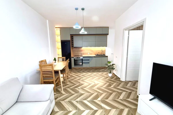 Shtepi me qera Apartament ne Tirane, 1+1, Mobilimi E mobiluar, Pagesa 600  Euro.