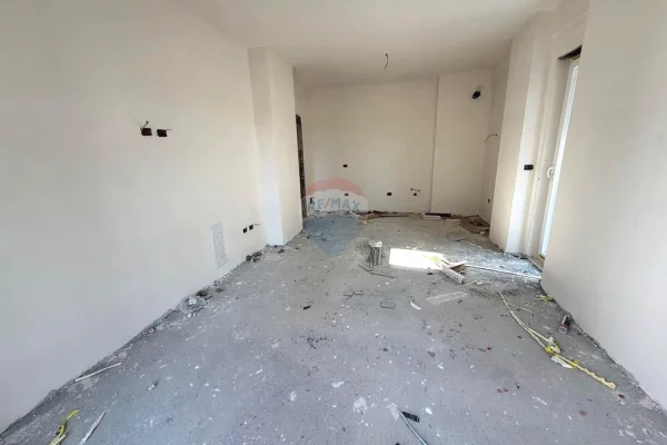 Shtepi ne shitje Apartament ne Tirane, 2+1, Mobilimi Bosh, pa mobiluar, Pagesa 109,000  Euro.