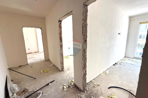 Shtepi ne shitje Apartament ne Tirane, 2+1, Mobilimi Bosh, pa mobiluar, Pagesa 109,000  Euro.