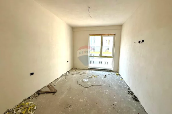 Shtepi ne shitje Apartament ne Tirane, 2+1, Mobilimi Bosh, pa mobiluar, Pagesa 109,000  Euro.