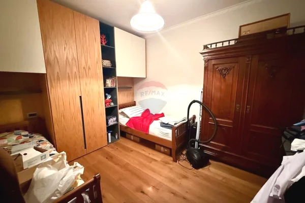 Shtepi ne shitje Apartament ne Tirane, 2+1, Mobilimi E mobiluar, Pagesa 550,000  Euro.