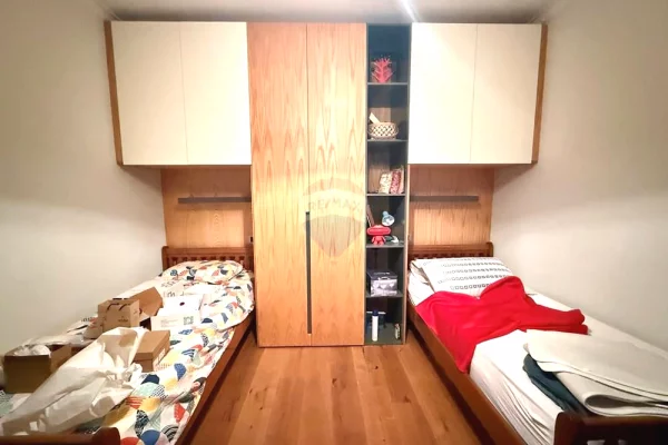 Shtepi ne shitje Apartament ne Tirane, 2+1, Mobilimi E mobiluar, Pagesa 550,000  Euro.