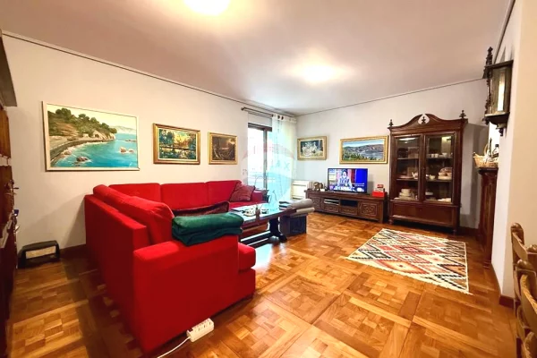 Shtepi ne shitje Apartament ne Tirane, 2+1, Mobilimi E mobiluar, Pagesa 550,000  Euro.