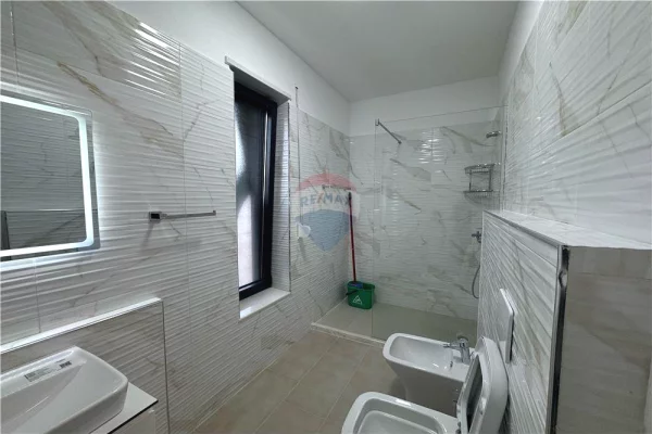 Shtepi me qera Apartament ne Tirane, 2+1, Mobilimi E mobiluar, Pagesa 750  Euro.