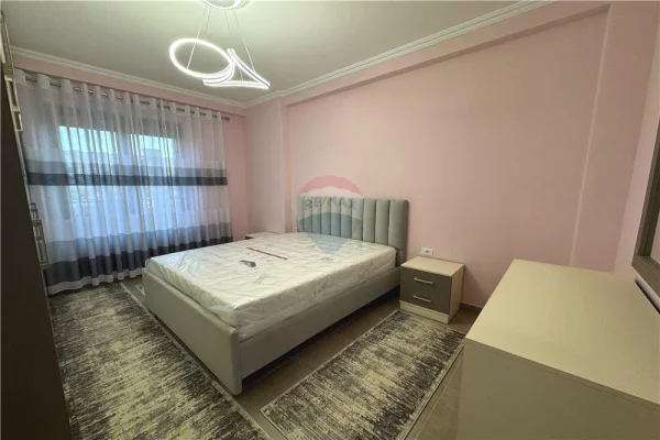 Shtepi me qera Apartament ne Tirane, 2+1, Mobilimi E mobiluar, Pagesa 750  Euro.