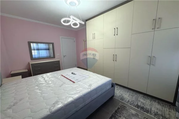 Shtepi me qera Apartament ne Tirane, 2+1, Mobilimi E mobiluar, Pagesa 750  Euro.