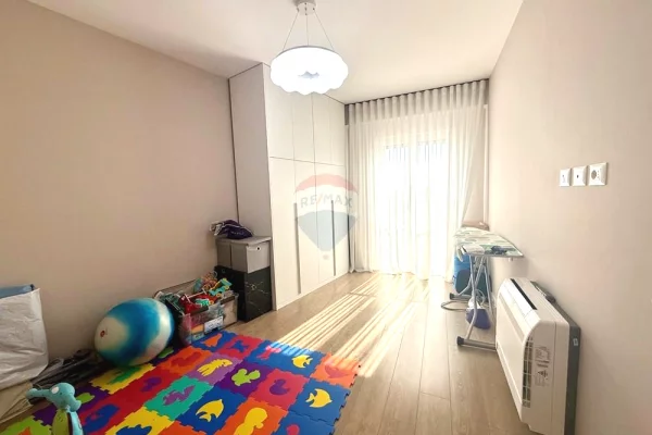 Shtepi ne shitje Apartament ne Tirane, 2+1, Mobilimi E mobiluar, Pagesa 349,000  Euro.