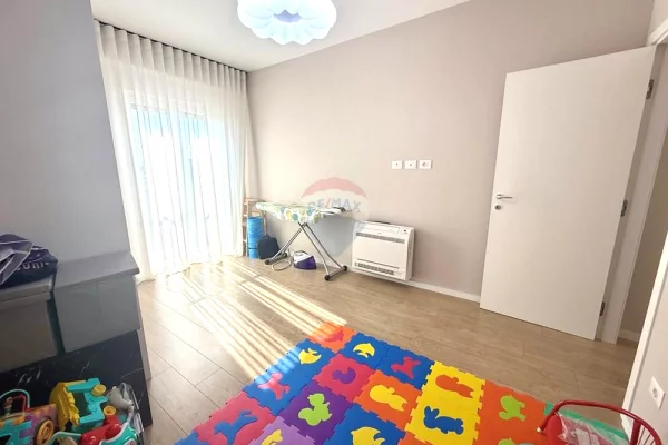 Shtepi ne shitje Apartament ne Tirane, 2+1, Mobilimi E mobiluar, Pagesa 349,000  Euro.