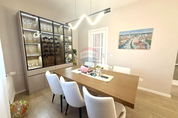 Shtepi ne shitje Apartament ne Tirane, 2+1, Mobilimi E mobiluar, Pagesa 349,000  Euro.