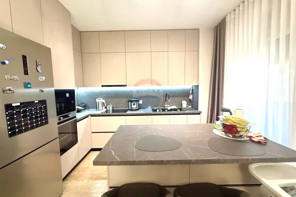 Shtepi ne shitje Apartament ne Tirane, 2+1, Mobilimi E mobiluar, Pagesa 349,000  Euro.