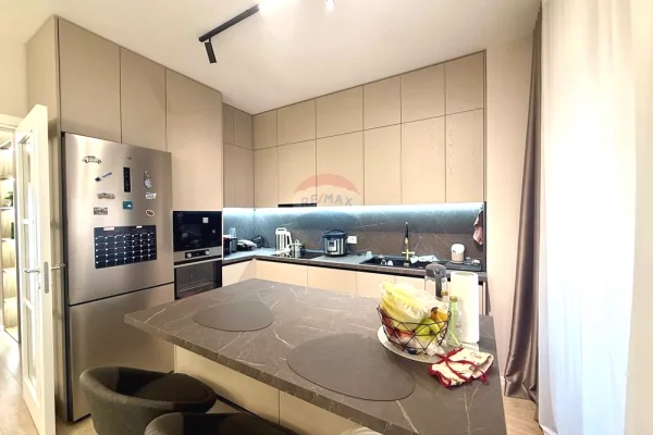 Shtepi ne shitje Apartament ne Tirane, 2+1, Mobilimi E mobiluar, Pagesa 349,000  Euro.
