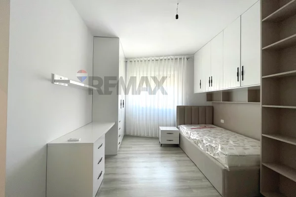 Shtepi ne shitje Apartament ne Tirane, 2+1, Mobilimi E mobiluar, Pagesa 199,000  Euro.