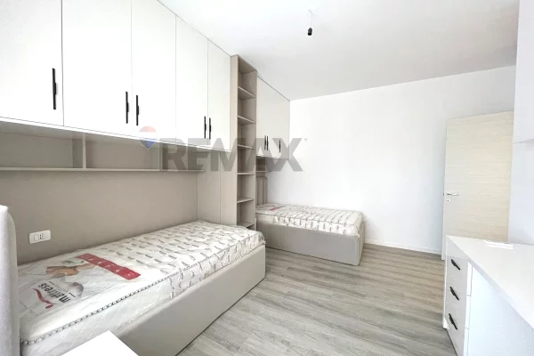 Shtepi ne shitje Apartament ne Tirane, 2+1, Mobilimi E mobiluar, Pagesa 199,000  Euro.