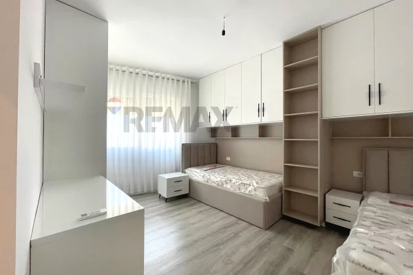 Shtepi ne shitje Apartament ne Tirane, 2+1, Mobilimi E mobiluar, Pagesa 199,000  Euro.