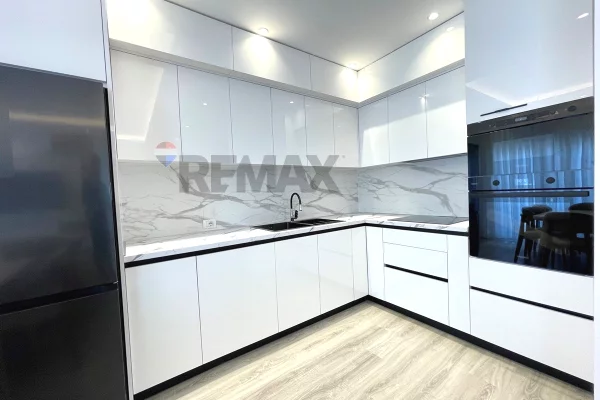 Shtepi ne shitje Apartament ne Tirane, 2+1, Mobilimi E mobiluar, Pagesa 199,000  Euro.
