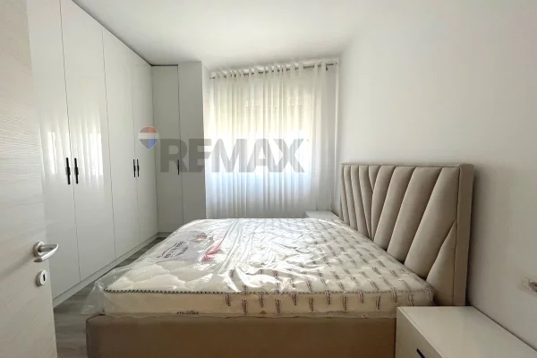 Shtepi ne shitje Apartament ne Tirane, 2+1, Mobilimi E mobiluar, Pagesa 199,000  Euro.