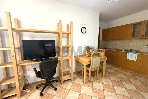 Shtepi me qera Apartament ne Tirane, 1+1, Mobilimi E mobiluar, Pagesa 55,000  Leke.