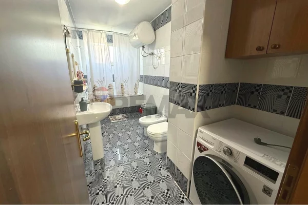 Shtepi me qera Apartament ne Tirane, 1+1, Mobilimi E mobiluar, Pagesa 55,000  Leke.