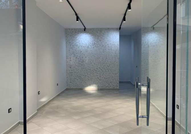 Business Property for Rent 1+1 in Tirana - 30,000 Leke