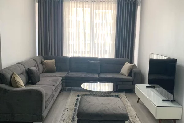 Shtepi me qera 2+1 ne Tirane - 75,000 Leke
