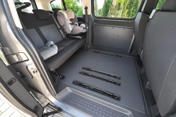 Cars for sale in Tirana, Opel, 2019 Diesel,Kambio Manual Payment 15,000  Euro.