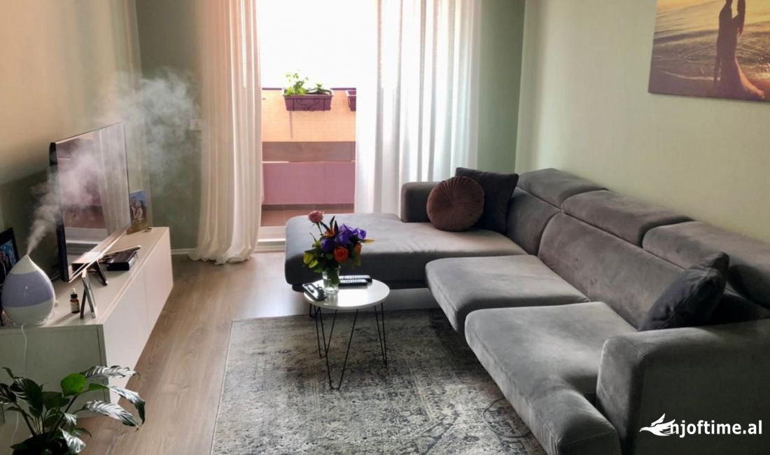 Shtepi ne shitje Apartament ne Tirane, 2+1, Mobilimi E mobiluar, Pagesa 1,350,000  Euro.
