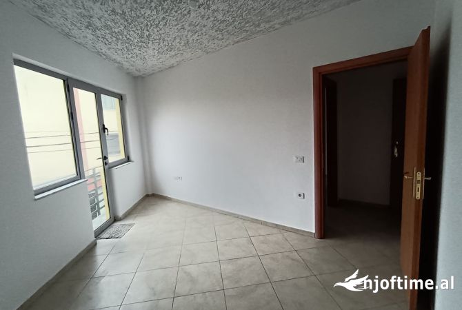 Shtepi ne shitje Apartament ne Tirane, 2+1, Mobilimi Bosh, pa mobiluar, Pagesa 1,400,000  Euro.
