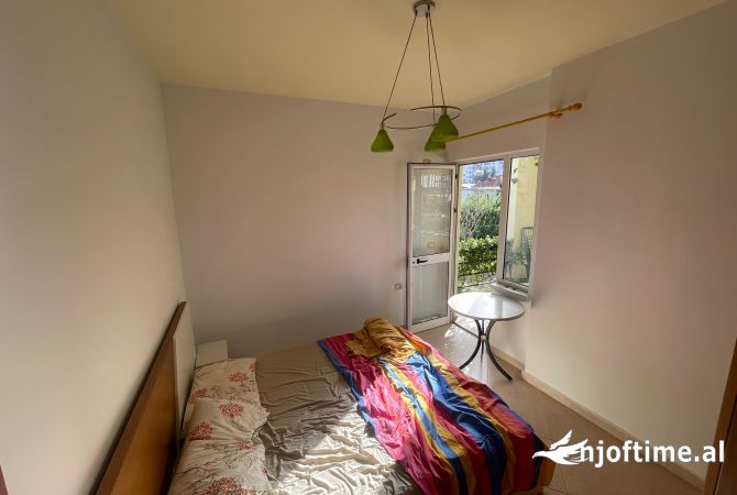Shtepi ne shitje Apartament ne Tirane, 2+1, Mobilimi E mobiluar, Pagesa 120,000  Euro.