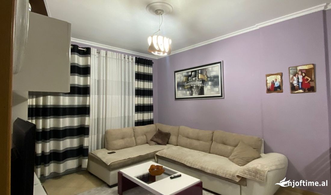Shtepi me qera Apartament ne Tirane, 1+1, Mobilimi E mobiluar, Pagesa 470  Euro.