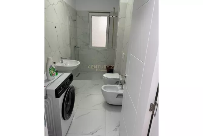 Shtepi ne shitje Apartament ne Tirane, 1+1, Mobilimi E mobiluar, Pagesa 75,000  Euro.