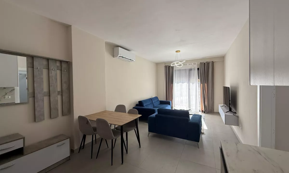 Shtepi me qera Apartament ne Tirane, 1+1, Mobilimi E mobiluar, Pagesa 700  Euro.